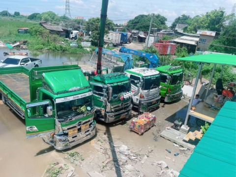 บริการรถเฮี๊ยบยกเครื่องจักร